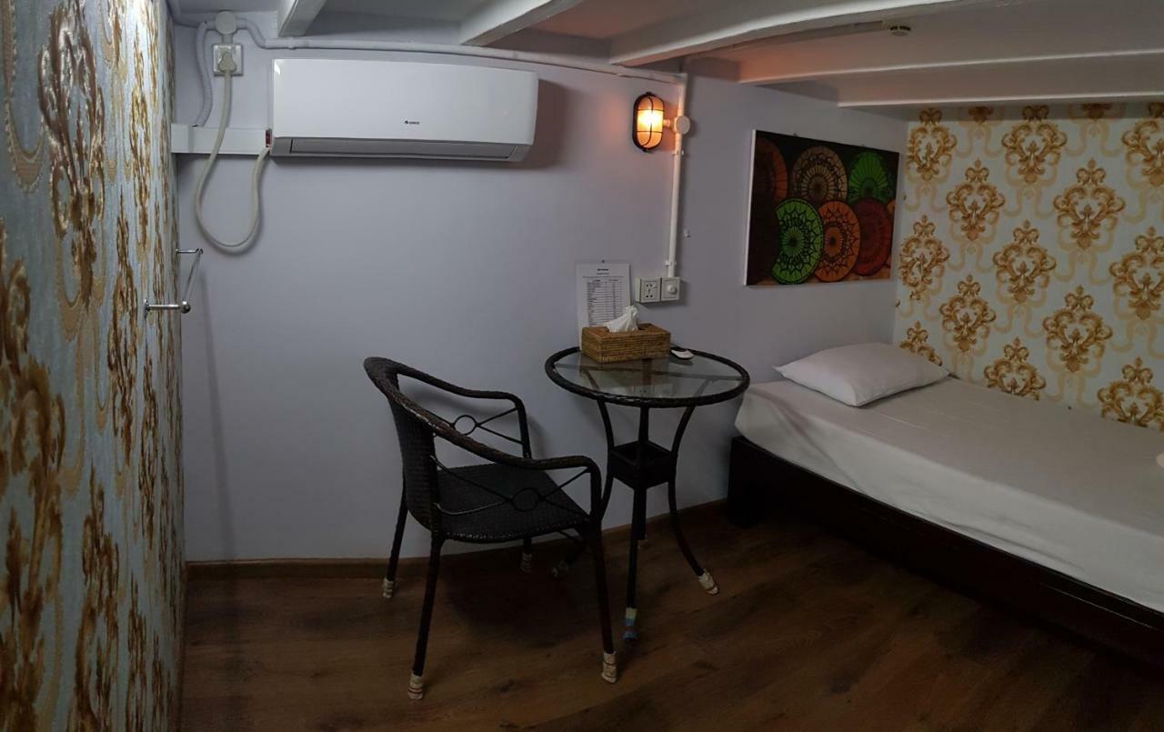 Hostel He-O Yangon Dış mekan fotoğraf